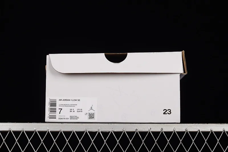 All categories Air Jordan Jordan series basketball shoes Air Jordan 1 Low Air Jordan 1 Low "Light Iron Ore" AJ1 Joe 1 gray and white powder low-top basketball shoes DQ6076-001